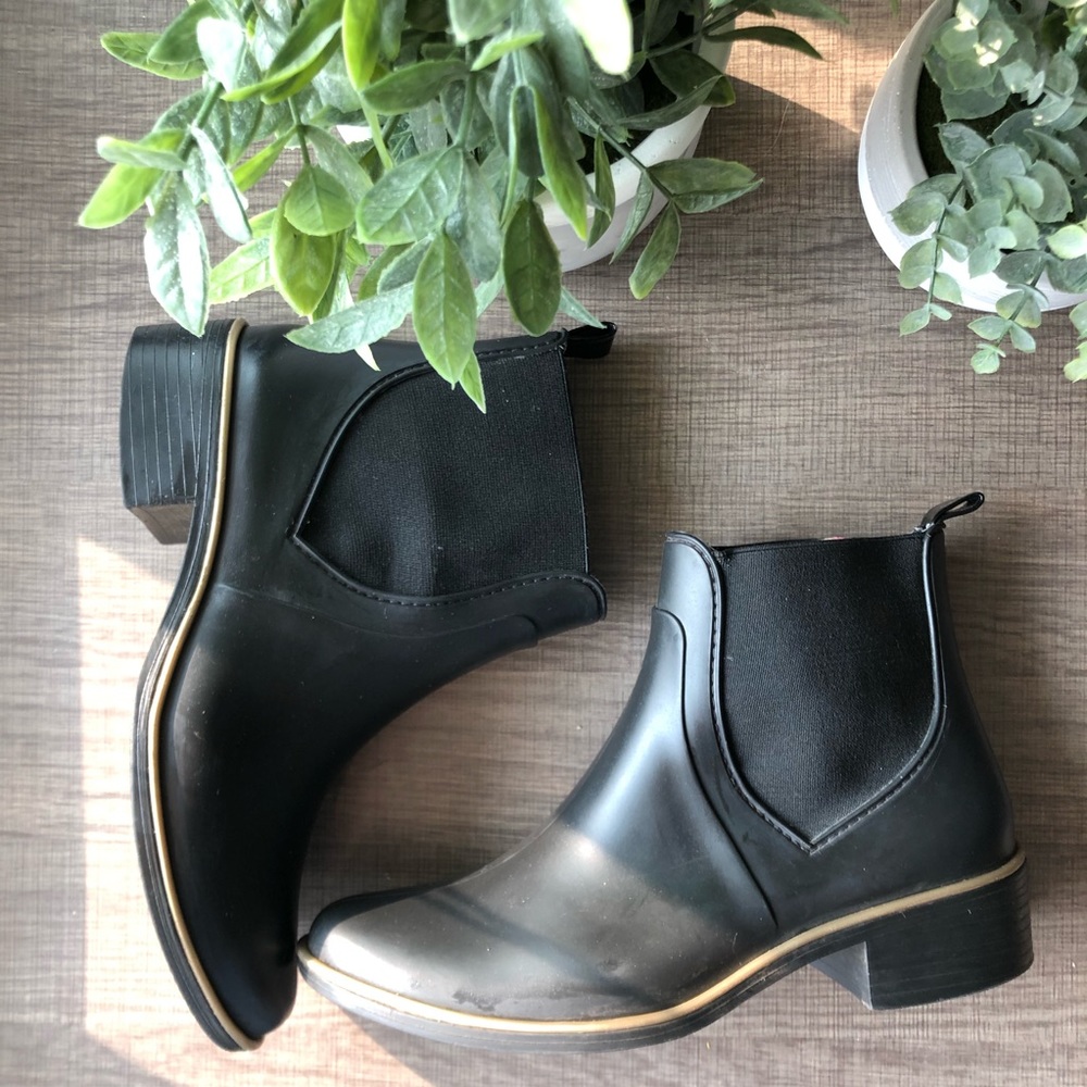 KATE SPADE Chelsea Black Gold Ankle Rain Boot Chea